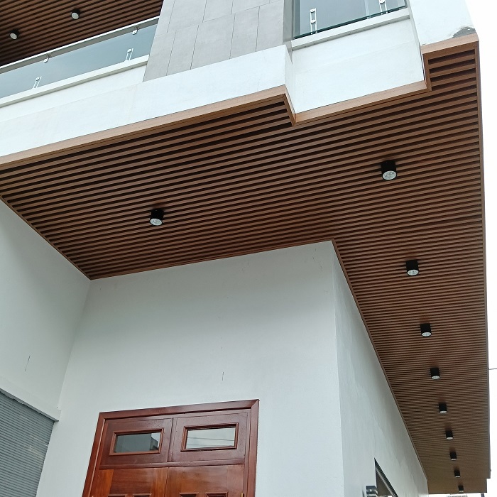 Trần nhôm vân gỗ cho nhà phố